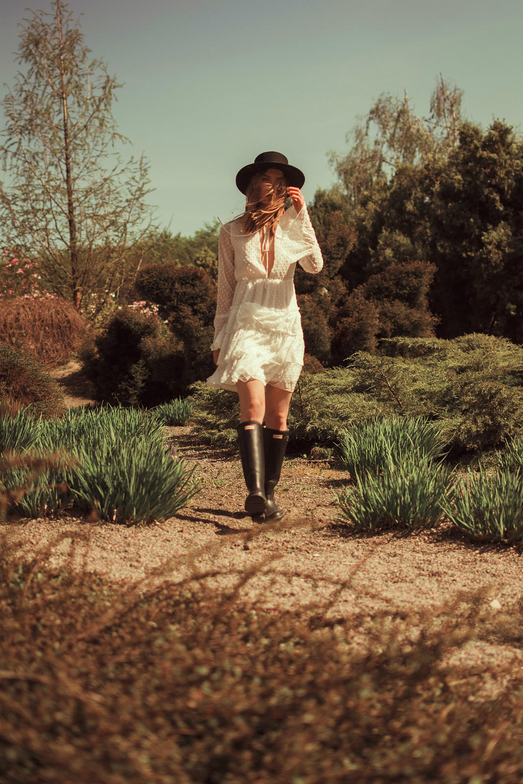 how to wear hat lack of color valeria sytnik lookbook