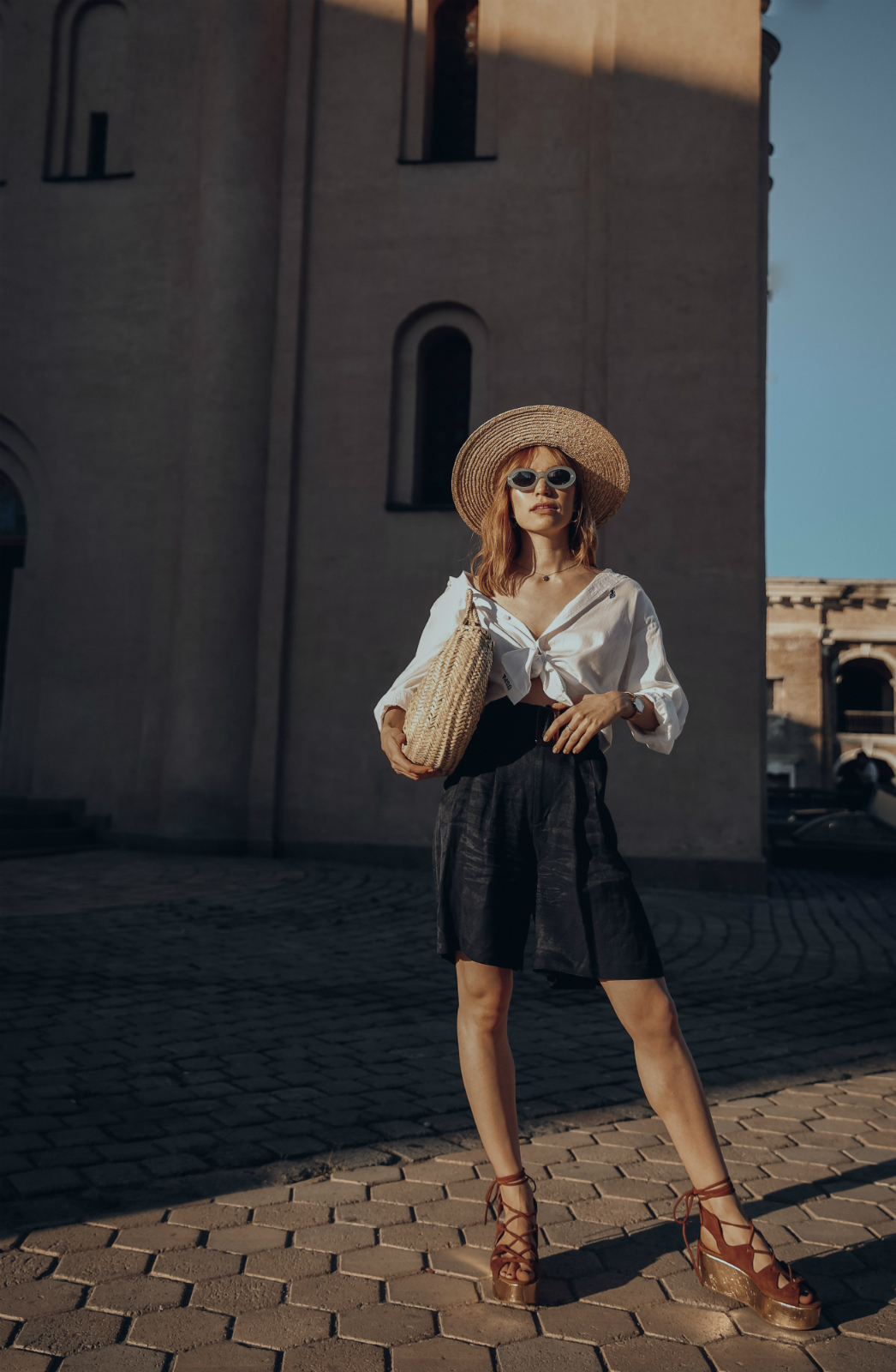 valeria sytnik shows which clothes take to hot countries for your next trip
